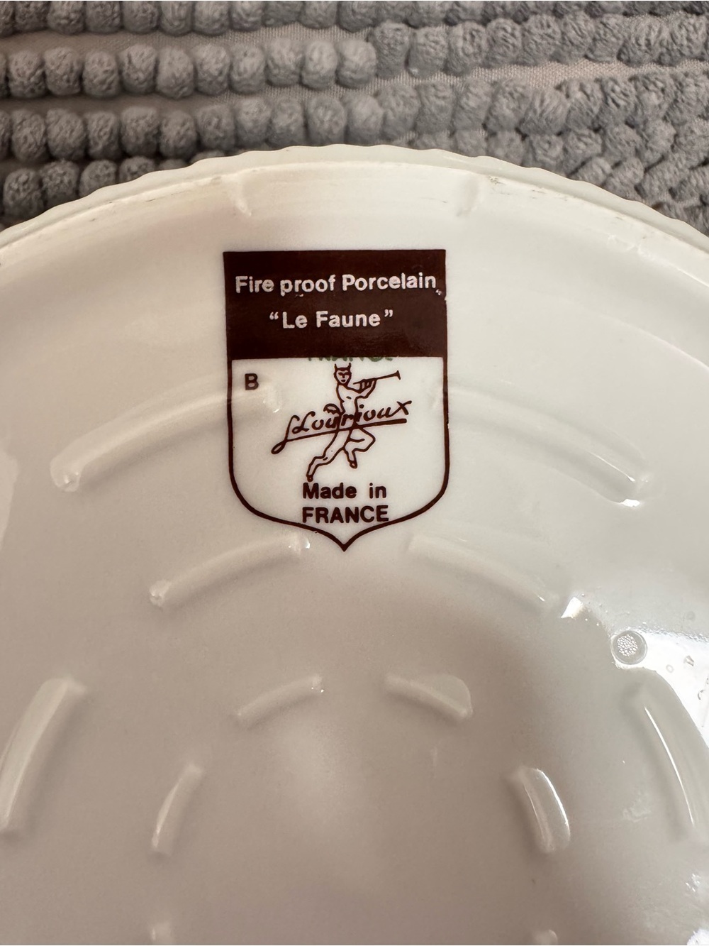 Vintage Limoges France Le Faune Botanical Porcelain Baking Dish - White & Green - Picture 9 of 9